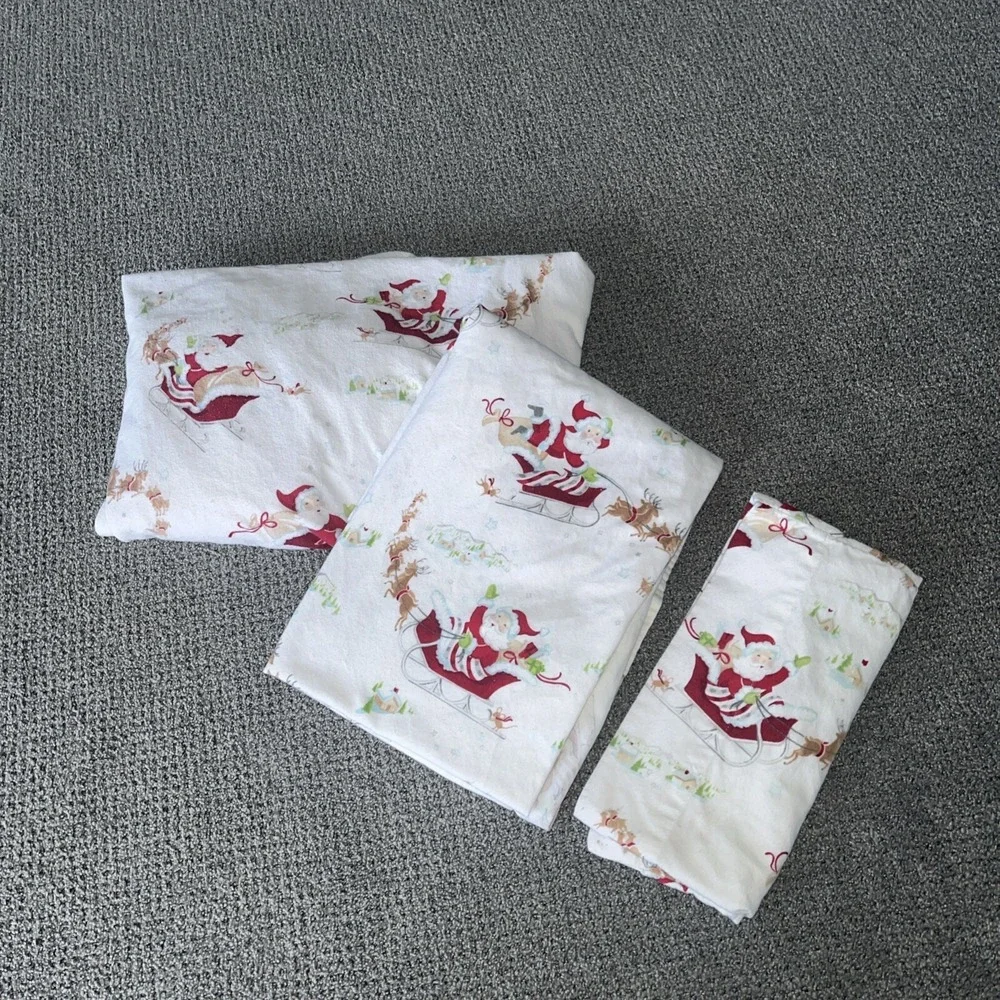 Pottery Barn Kids Flannel Sheet Set. Toddler. Santa Claus.‎ Christams. Reindeer